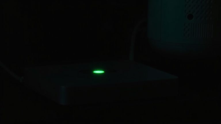 Decoding the Green Blink: What Causes Your Telus Internet to Signal a Connection Issue and How to Fix It